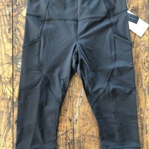 Lululemon Hugged Crop Legging 17”